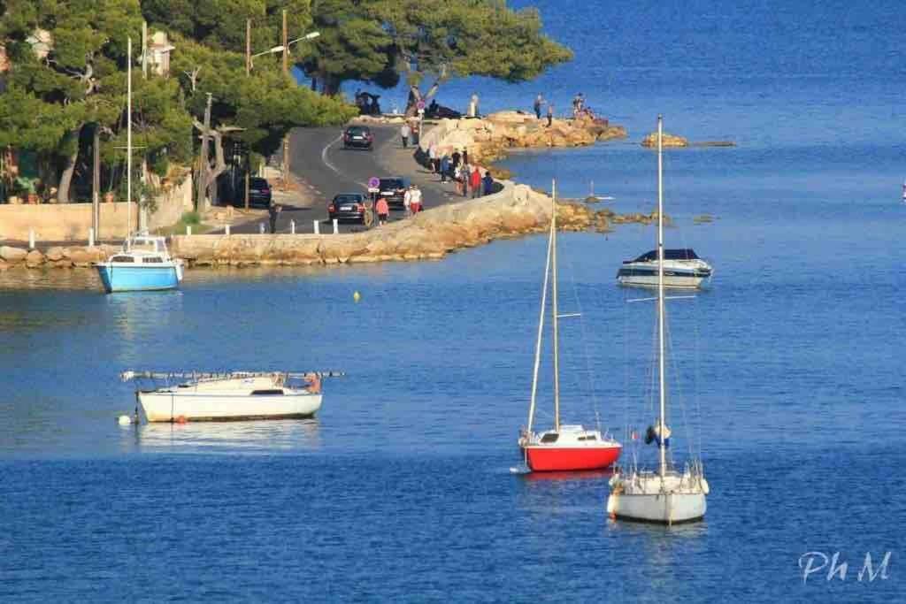 Les Pieds Dans L'Eau Apartment La Seyne-sur-Mer Luaran gambar