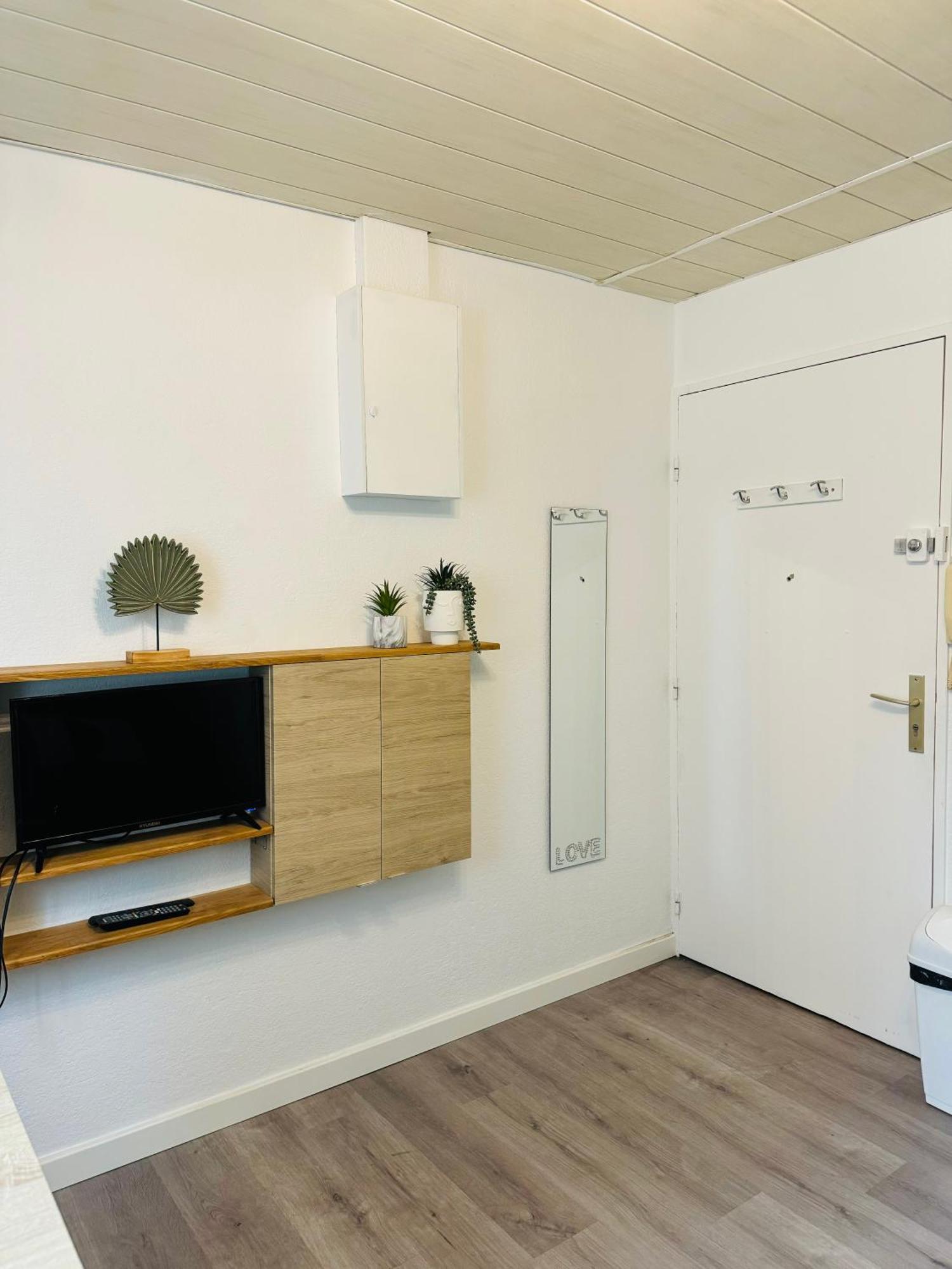 Les Pieds Dans L'Eau Apartment La Seyne-sur-Mer Luaran gambar