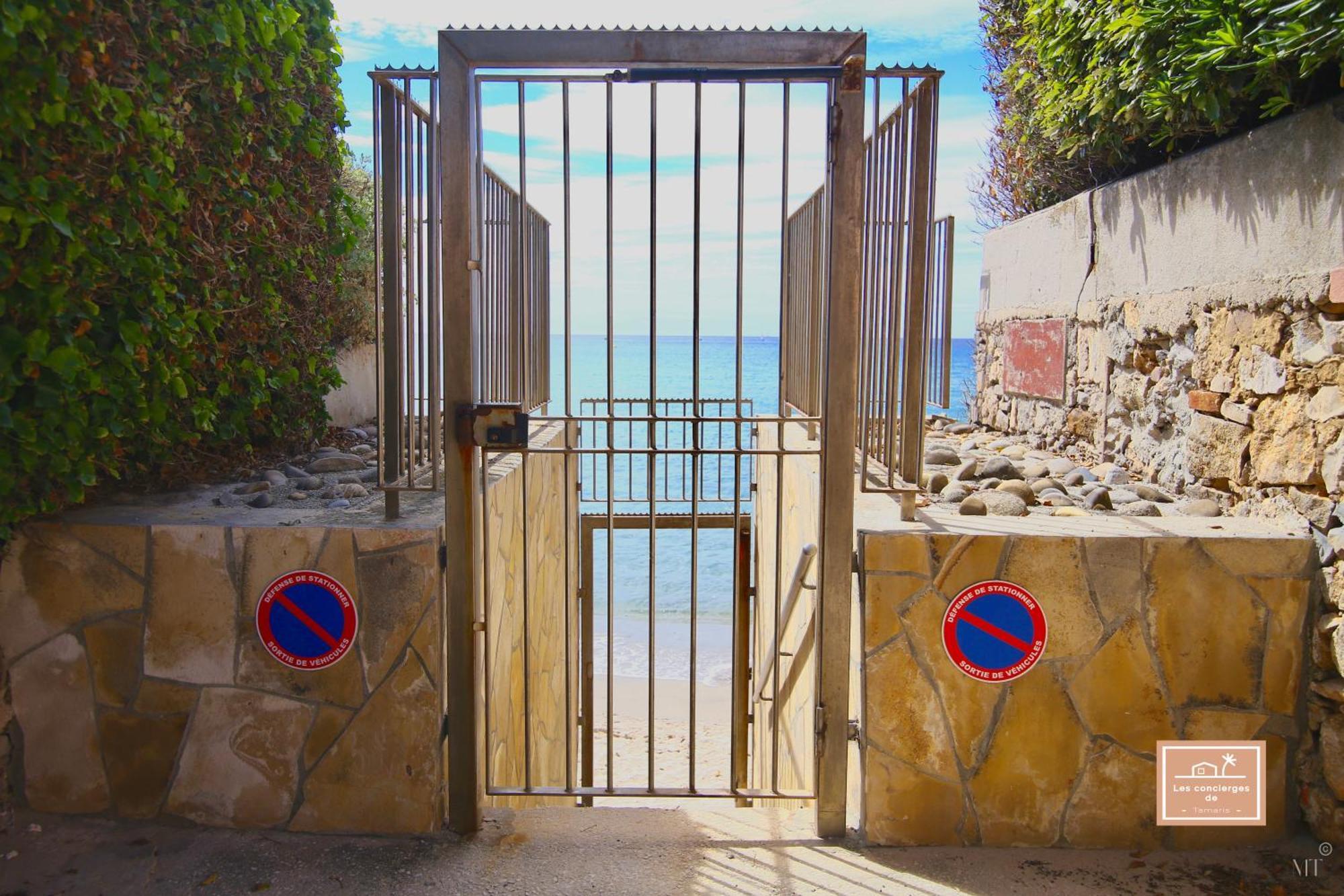 Les Pieds Dans L'Eau Apartment La Seyne-sur-Mer Luaran gambar