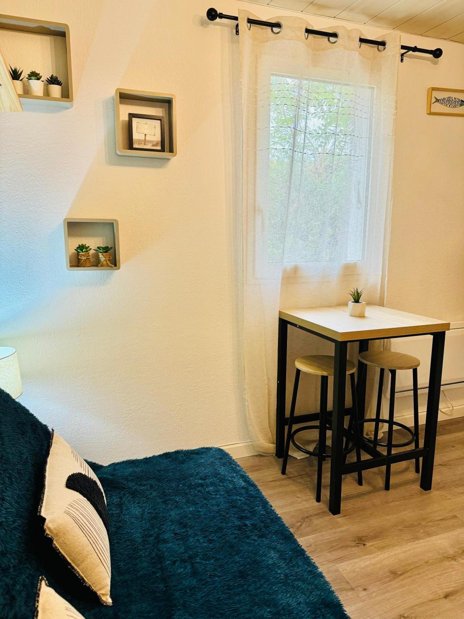 Les Pieds Dans L'Eau Apartment La Seyne-sur-Mer Luaran gambar